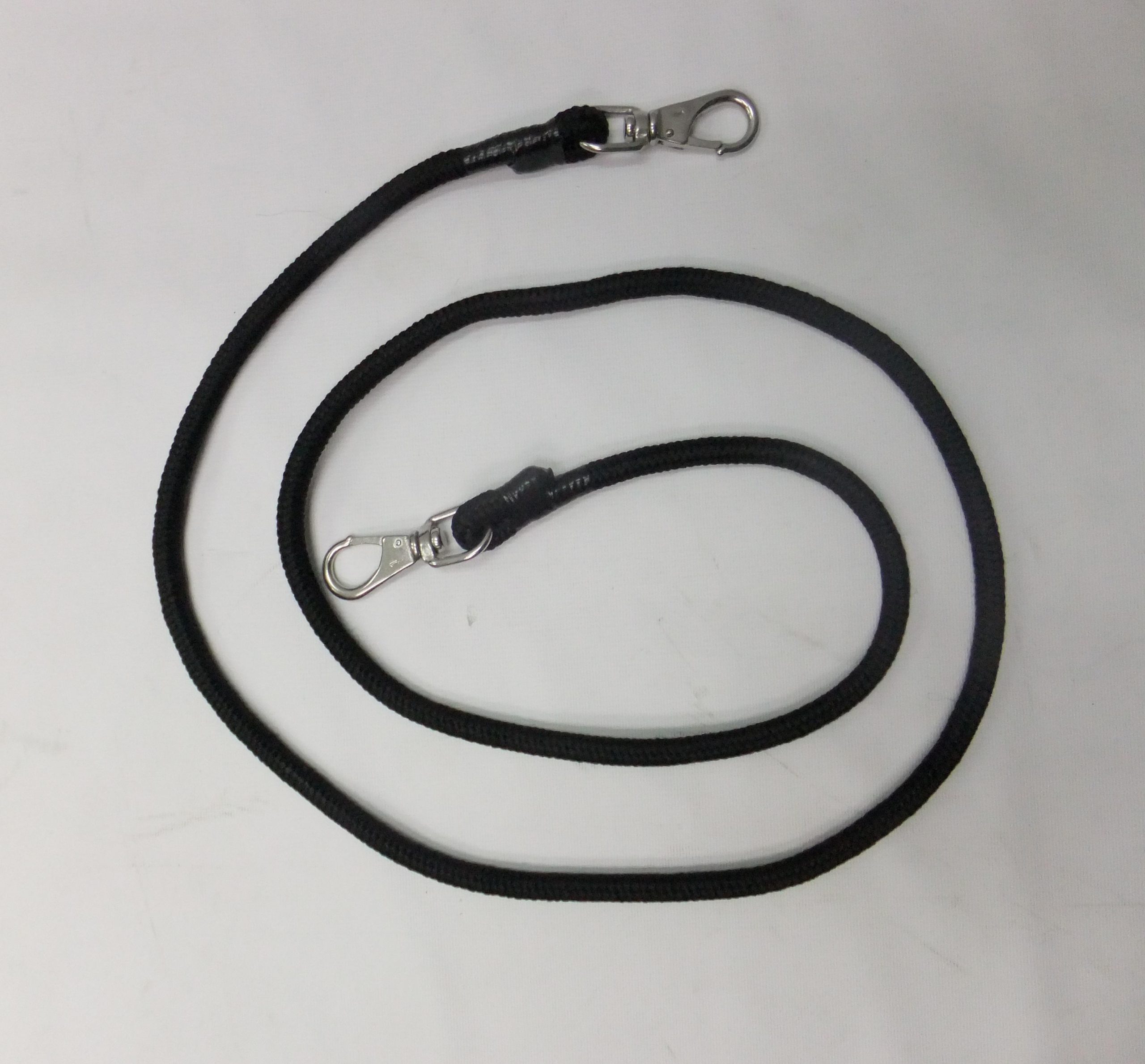 2 meter Black Braided pp rope and chrome carbine hook