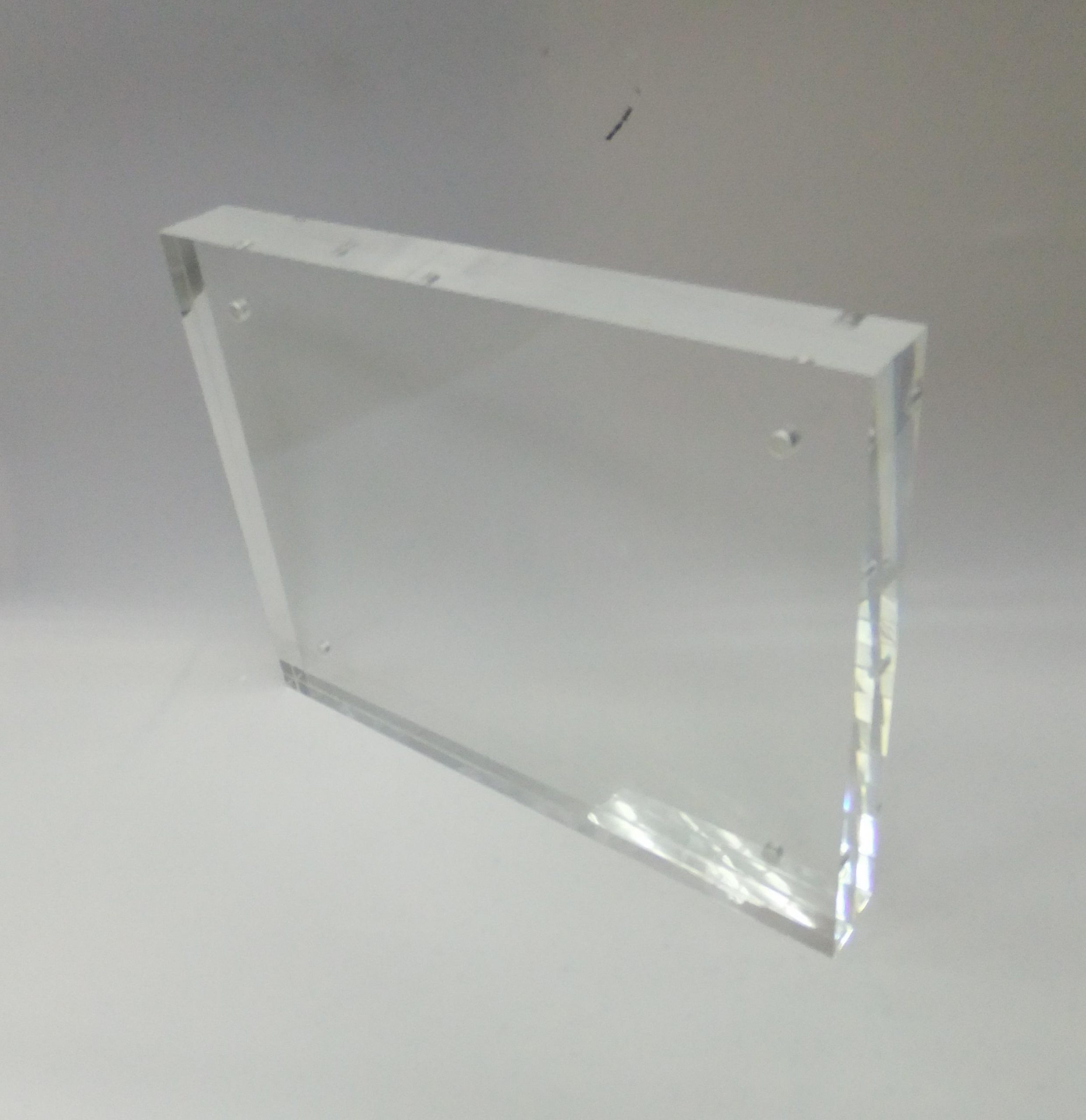 Acrylic Block with 4 magnets at the side